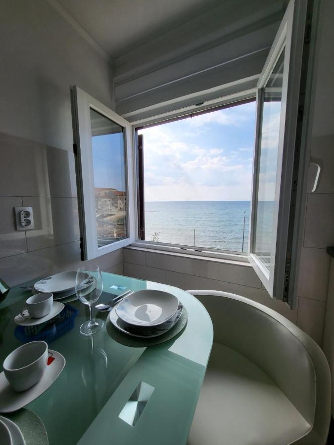 Apartman Dora With Sea View And Terrace Umag Exterior foto